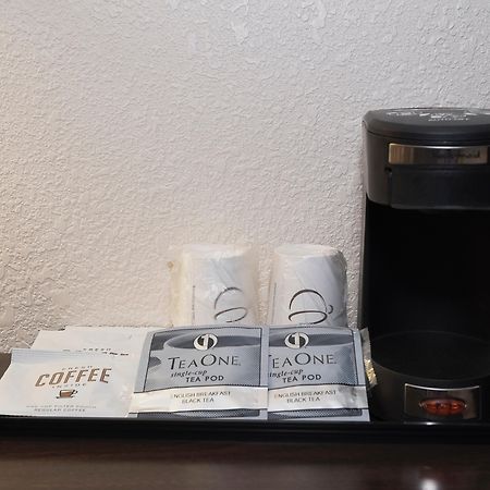 Red Roof Inn & Suites Mt Holly - Mcguire Afb Westampton Екстер'єр фото