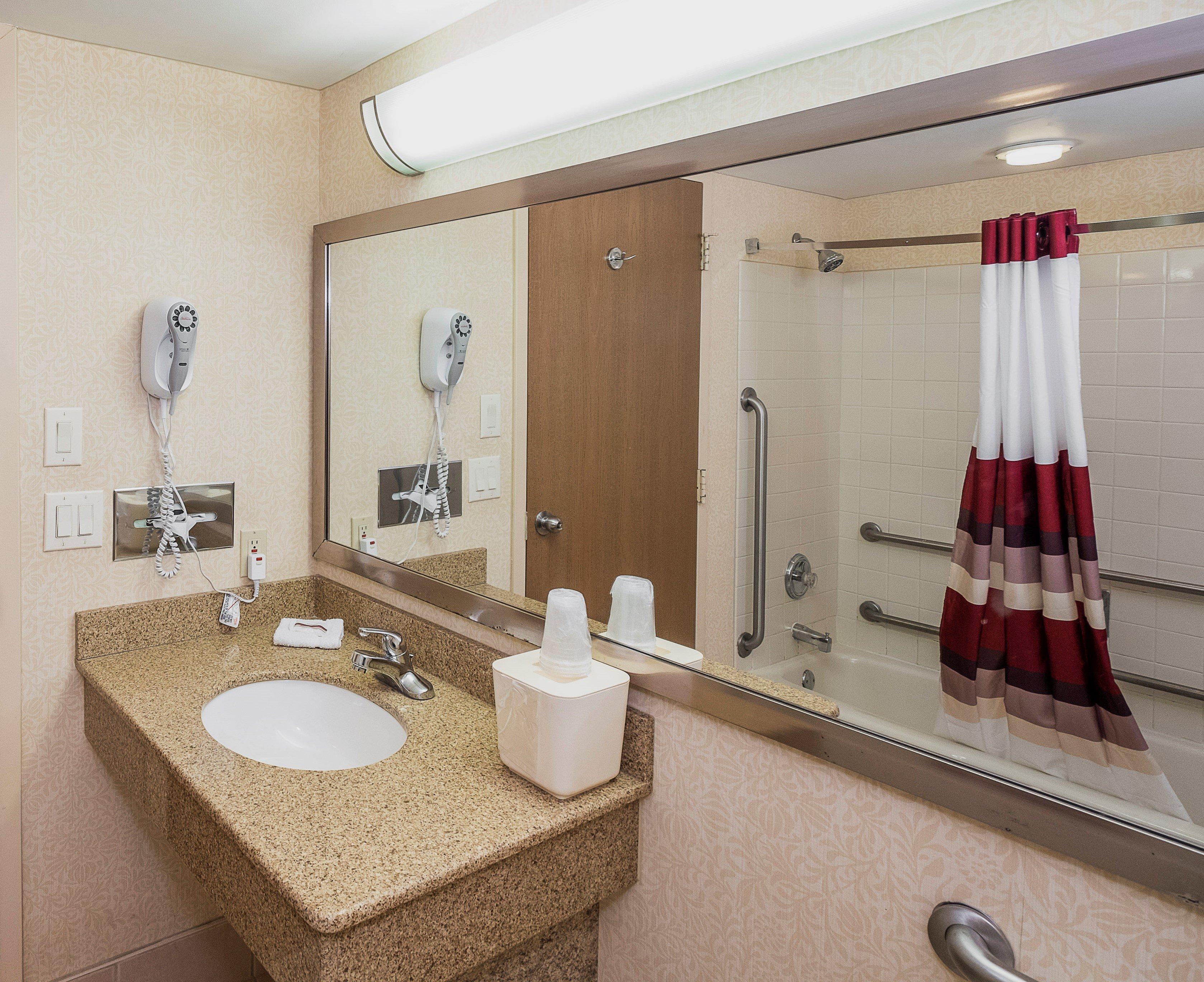 Red Roof Inn & Suites Mt Holly - Mcguire Afb Westampton Екстер'єр фото