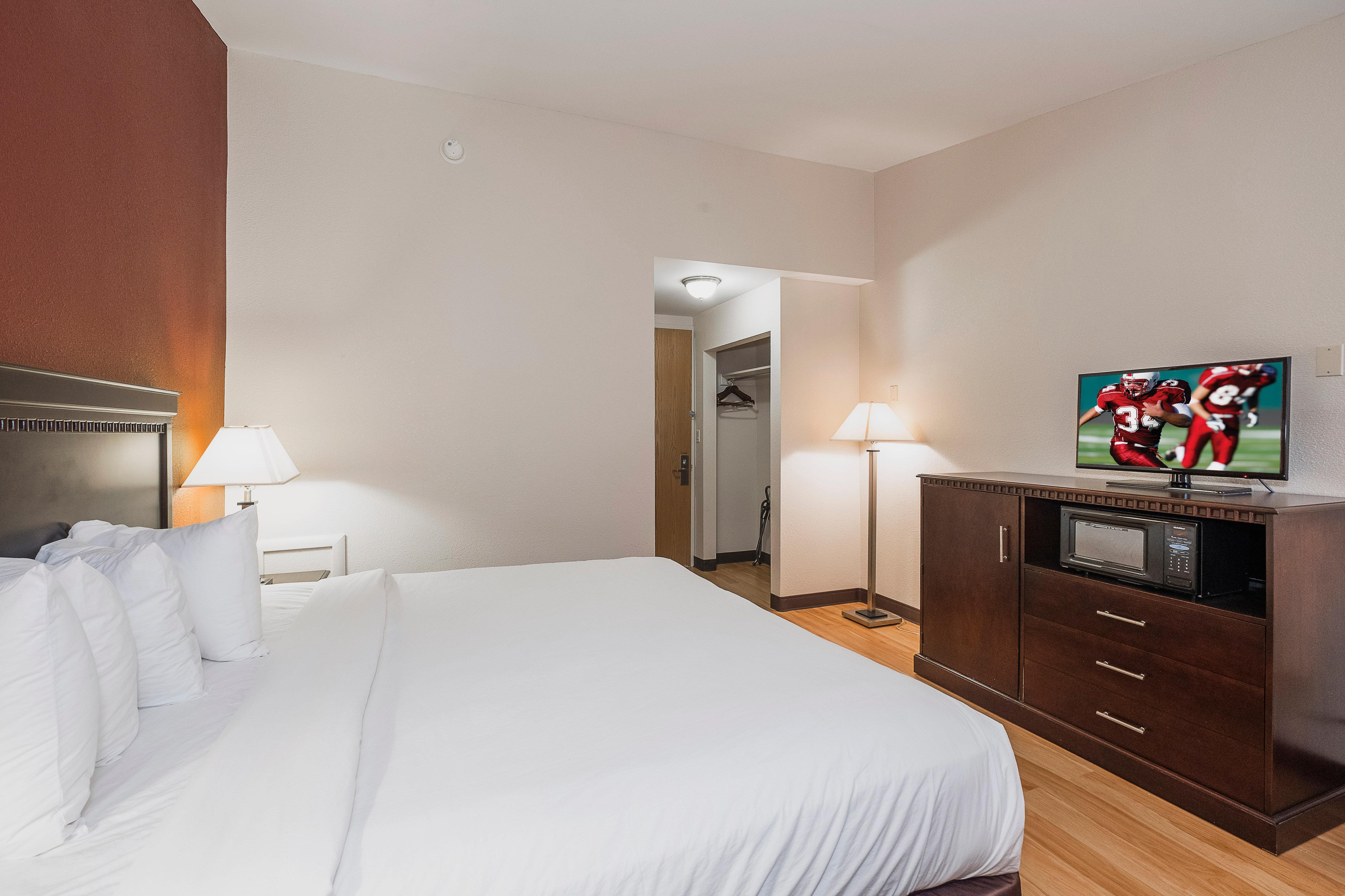 Red Roof Inn & Suites Mt Holly - Mcguire Afb Westampton Екстер'єр фото