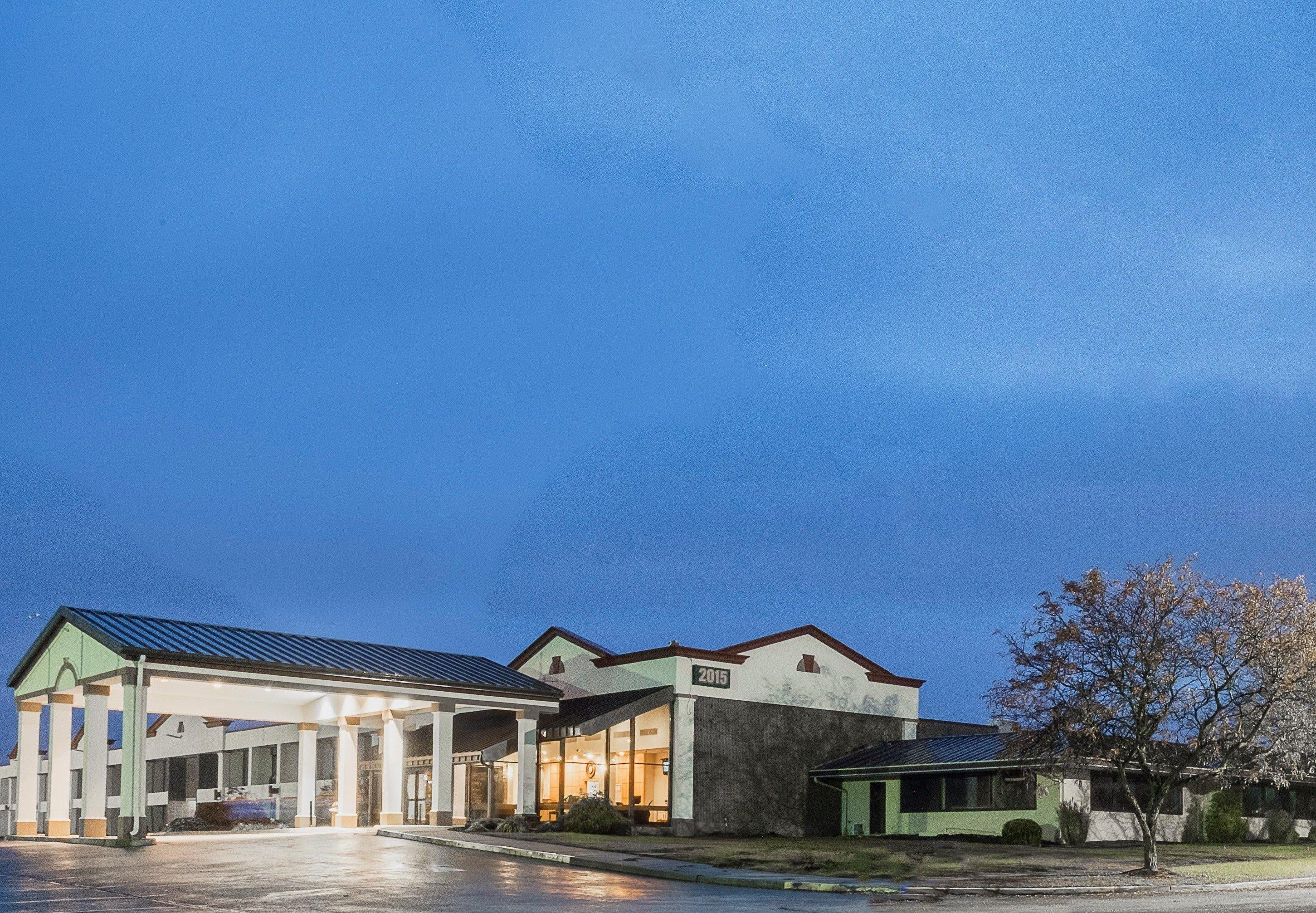 Red Roof Inn & Suites Mt Holly - Mcguire Afb Westampton Екстер'єр фото
