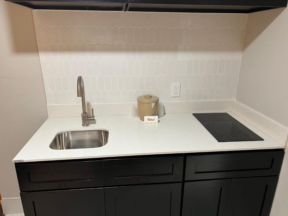 Red Roof Inn & Suites Mt Holly - Mcguire Afb Westampton Екстер'єр фото