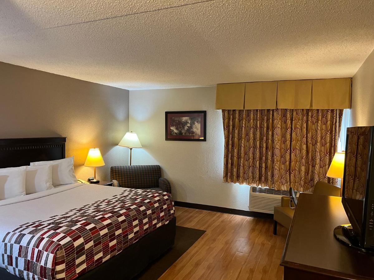 Red Roof Inn & Suites Mt Holly - Mcguire Afb Westampton Екстер'єр фото