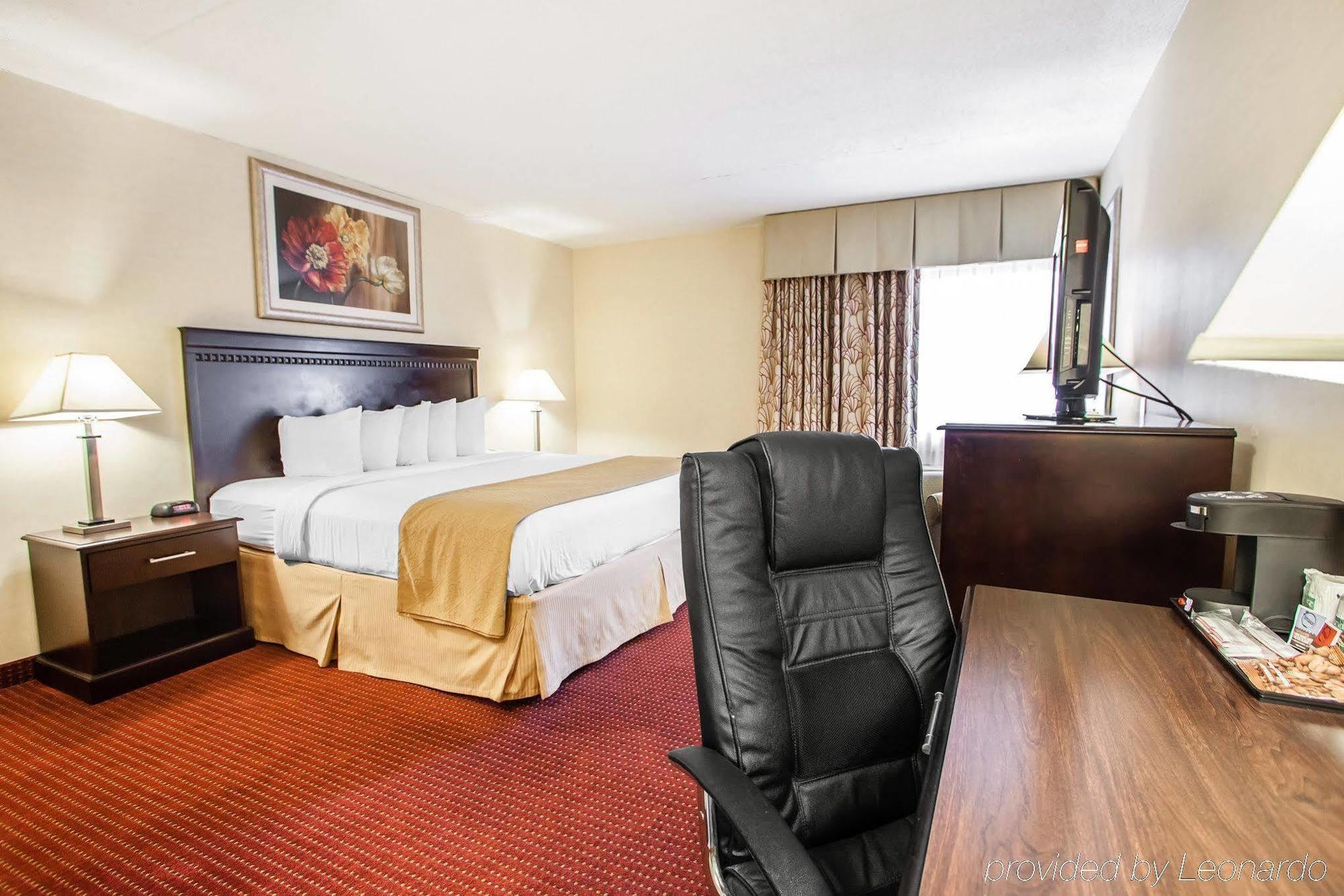 Red Roof Inn & Suites Mt Holly - Mcguire Afb Westampton Екстер'єр фото