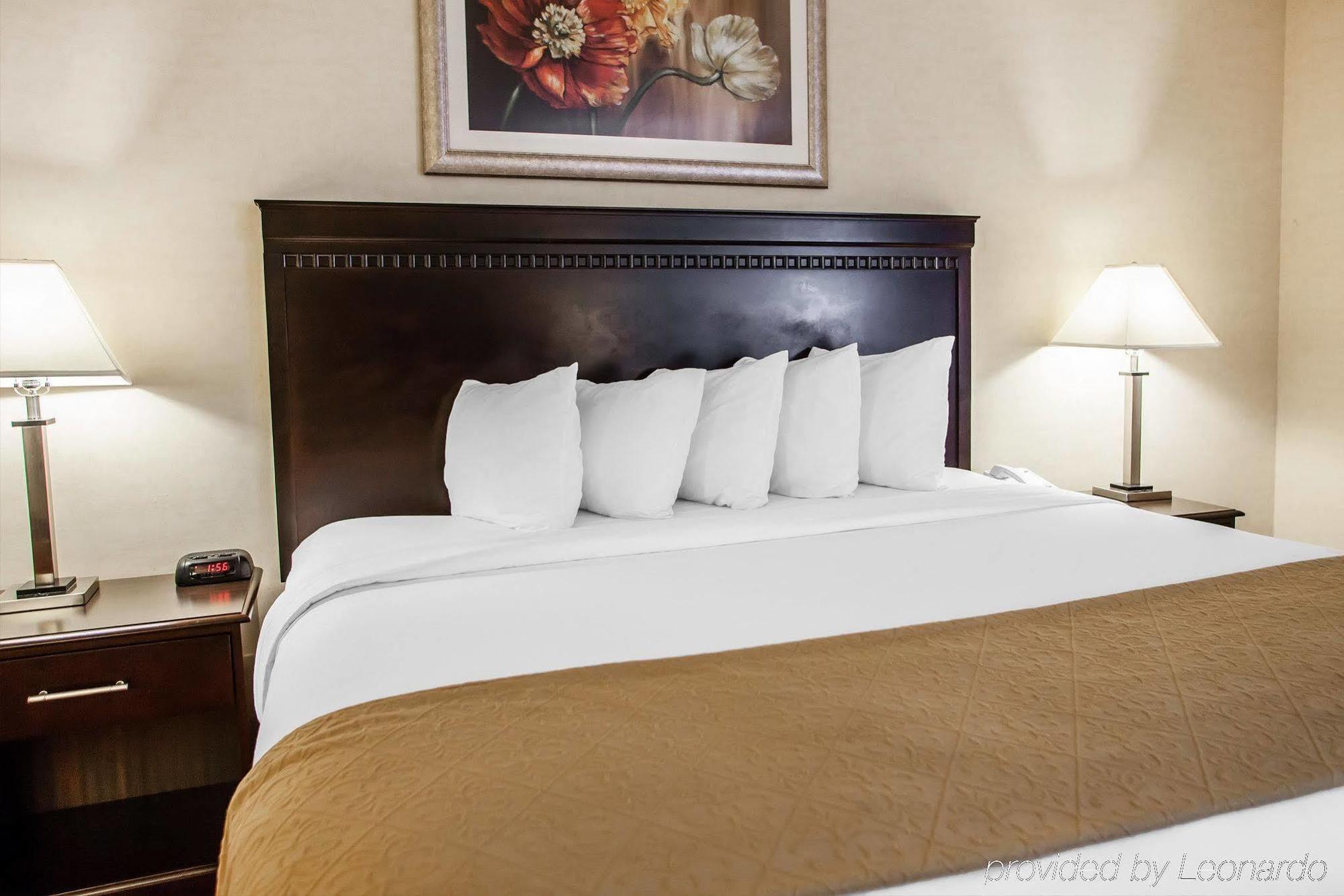 Red Roof Inn & Suites Mt Holly - Mcguire Afb Westampton Екстер'єр фото