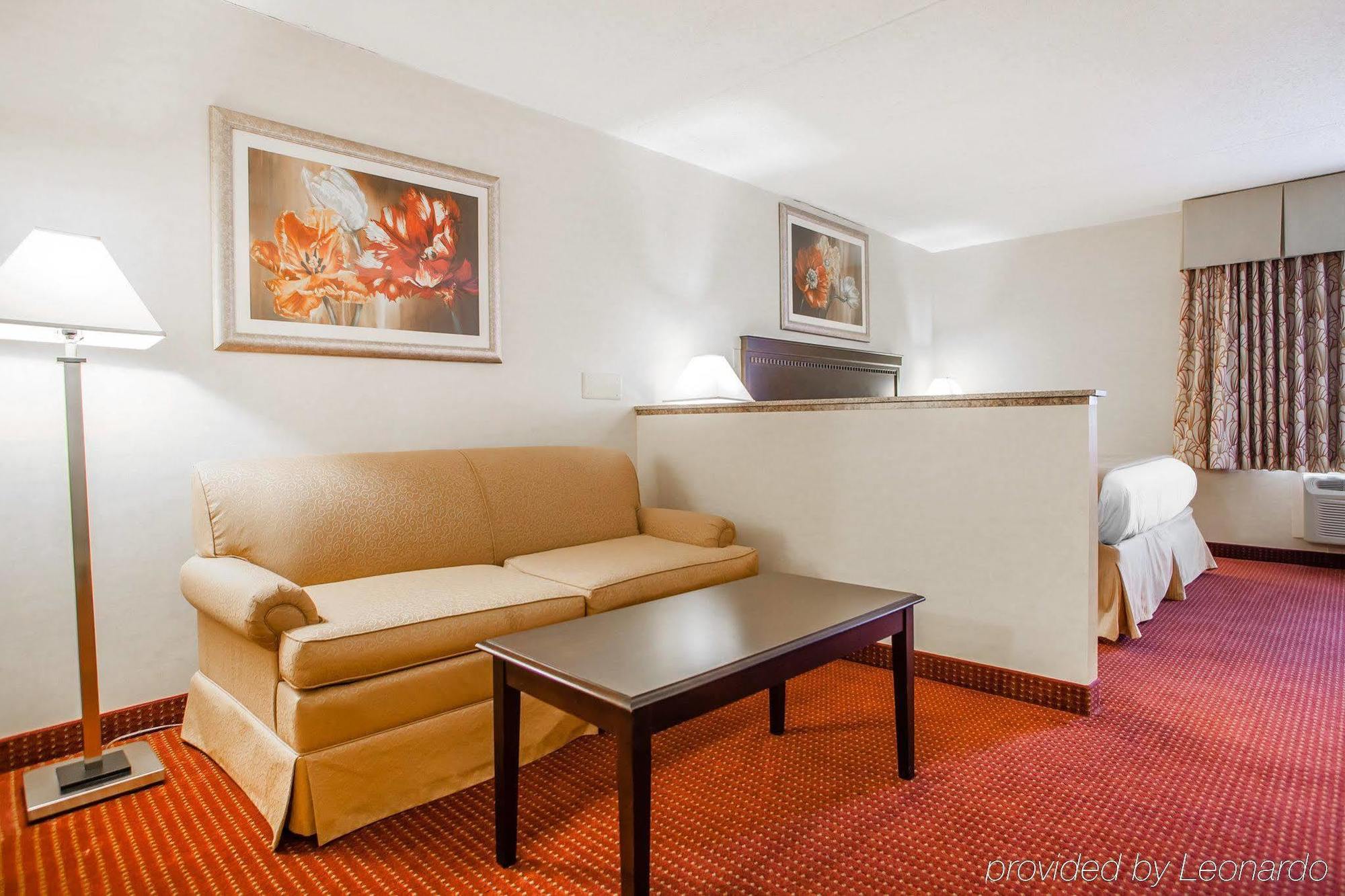 Red Roof Inn & Suites Mt Holly - Mcguire Afb Westampton Екстер'єр фото