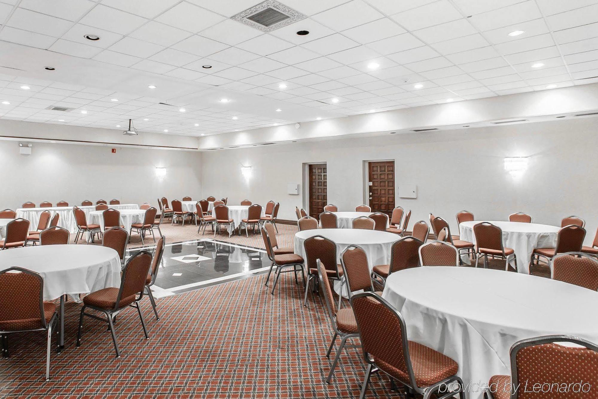 Red Roof Inn & Suites Mt Holly - Mcguire Afb Westampton Екстер'єр фото