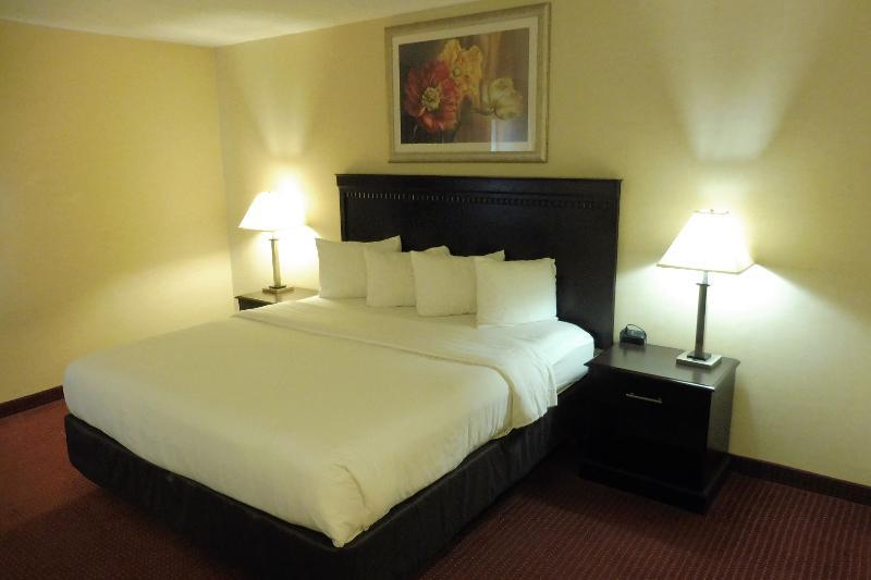 Red Roof Inn & Suites Mt Holly - Mcguire Afb Westampton Екстер'єр фото